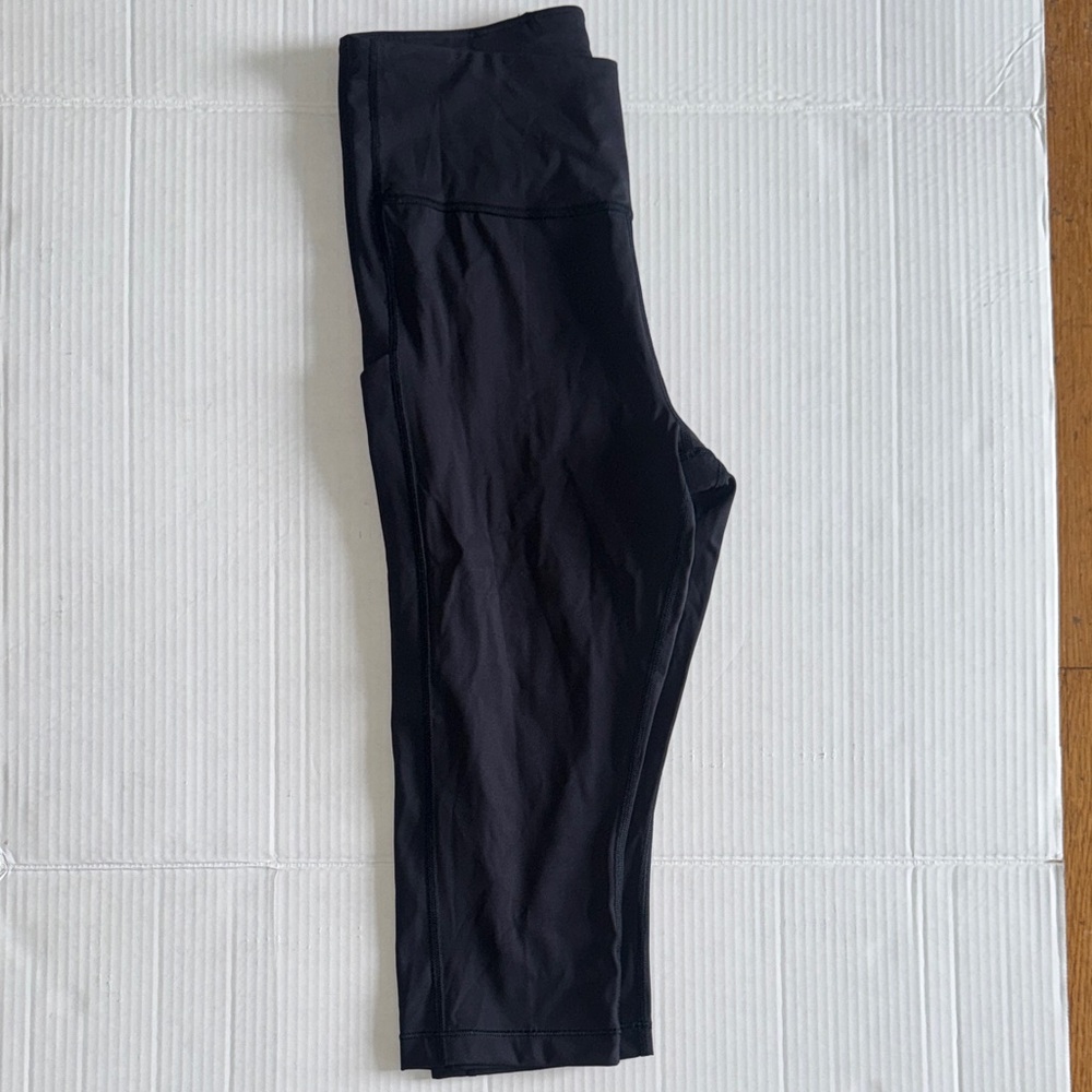 Athleta Ultimate Stash Pocket Crop - Charcoal Gray